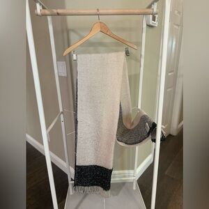 BCBGMaxAzria Black and Cream Knit Scarf